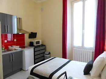 Aparthotel Ajoupa نيس فندق
